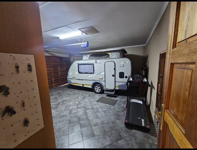 4 BEDROOM HOUSE FOR SALE IN VANDERBIJLPARK SW 5